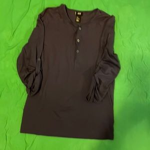 H & M roll up tee shirt sleeve blue small